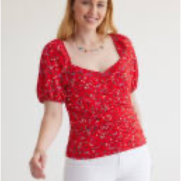 Shirred red floral top with sweetheart neckline NWT size 3X - Picture 2 of 6